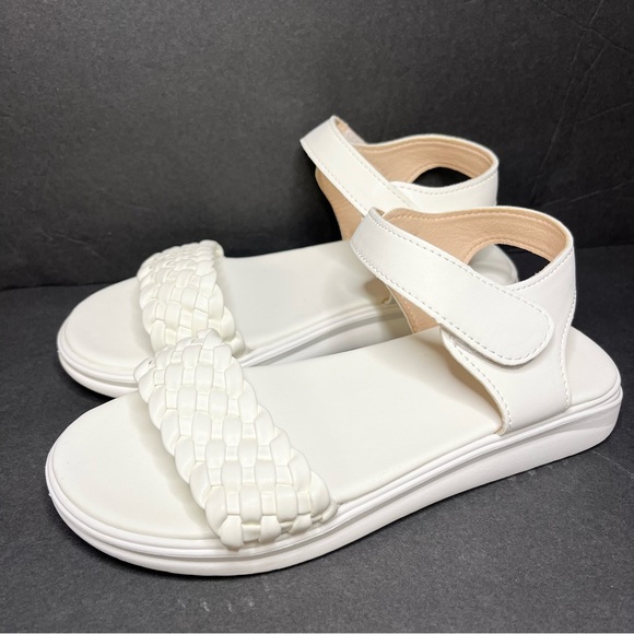 Fashion Girls White Sandals With Strap Size 1 - Picture 1 of 4